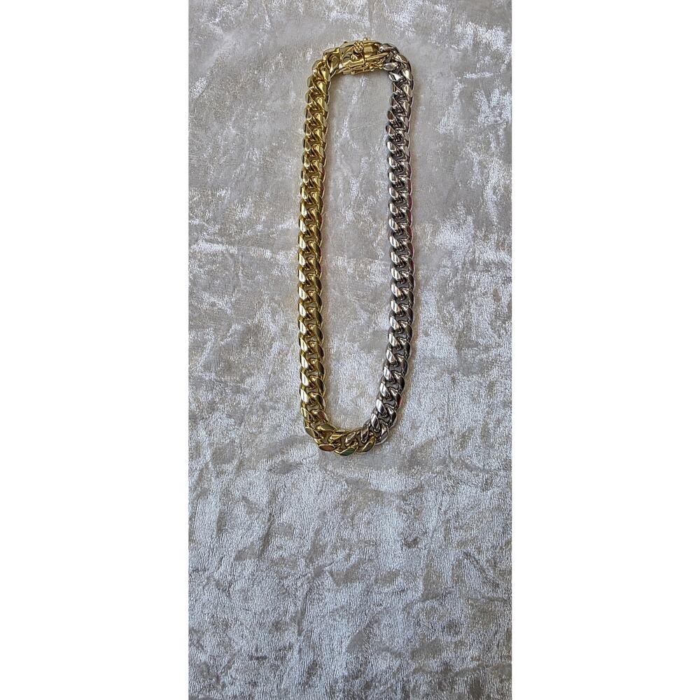 Cuban Link Maximalist Choker Two Tone 15 inches* - Picture 4 of 7
